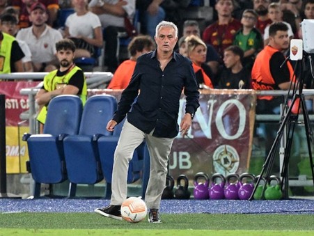 Jose Mourinho muốn quay trở lại làm huấn luyện viên của Chelsea